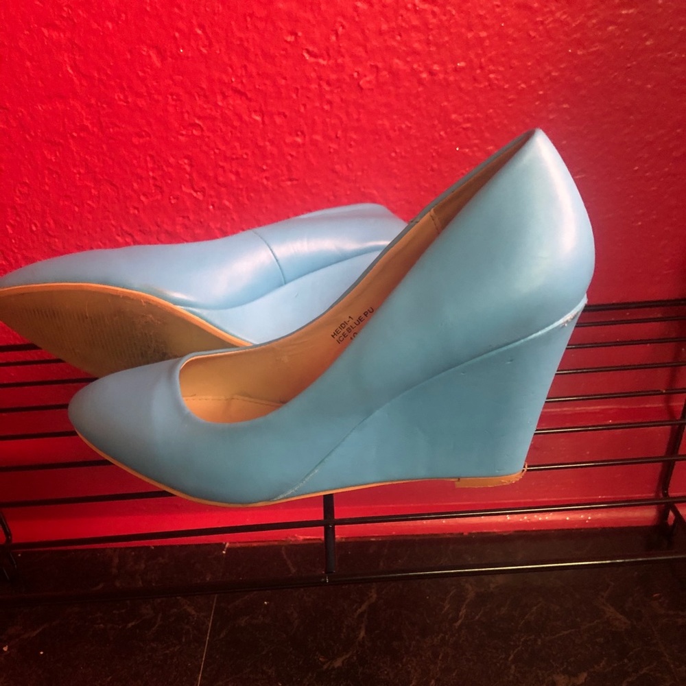 Bella Marie Teal Style Wedge Shoes Sz 10